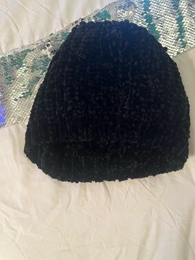 Black Faux Fur Bucket Hat - Women